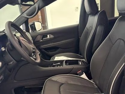 2027 Bright White Clearcoat Chrysler Pacifica Limited AWD Van