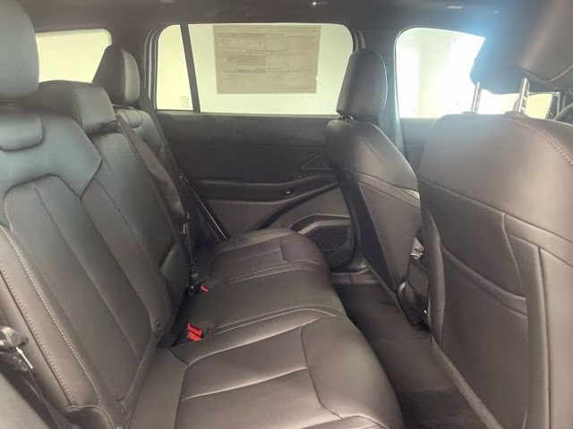 2026 Diamond Black Crystal Pearlcoat Jeep Cherokee Limited 4X4 SUV