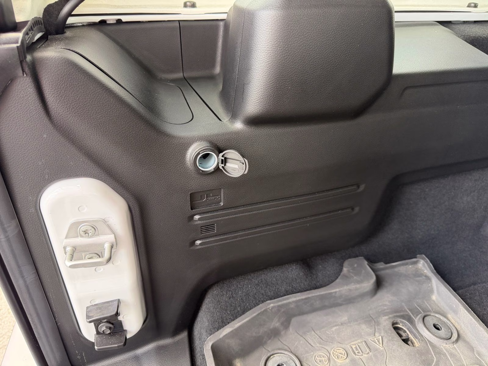 2025 Bright White Clearcoat Jeep Wrangler Willys 4X4 SUV