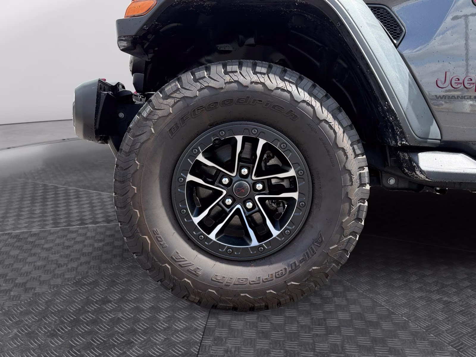 2024 Granite Crystal Metallic Clearcoat Jeep Wrangler Rubicon 4X4 SUV