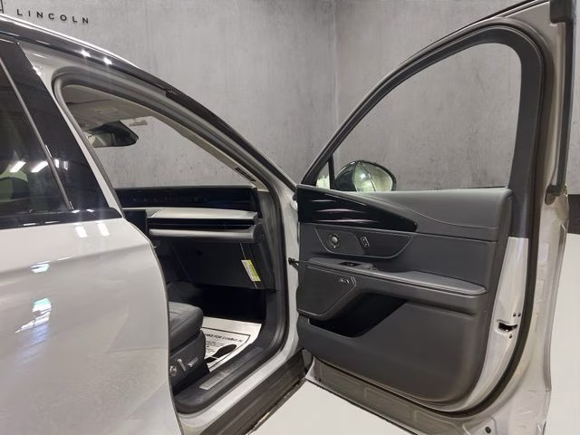 2026 Gray Matter Metallic Clearcoat Lincoln Nautilus Reserve AWD SUV