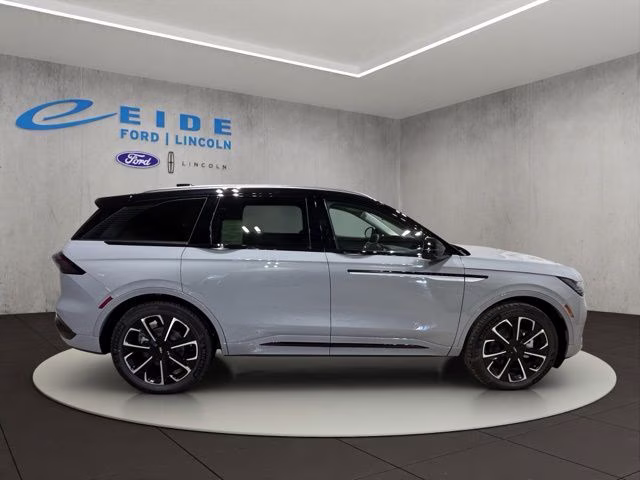 2026 Gray Matter Metallic Clearcoat Lincoln Nautilus Reserve AWD SUV