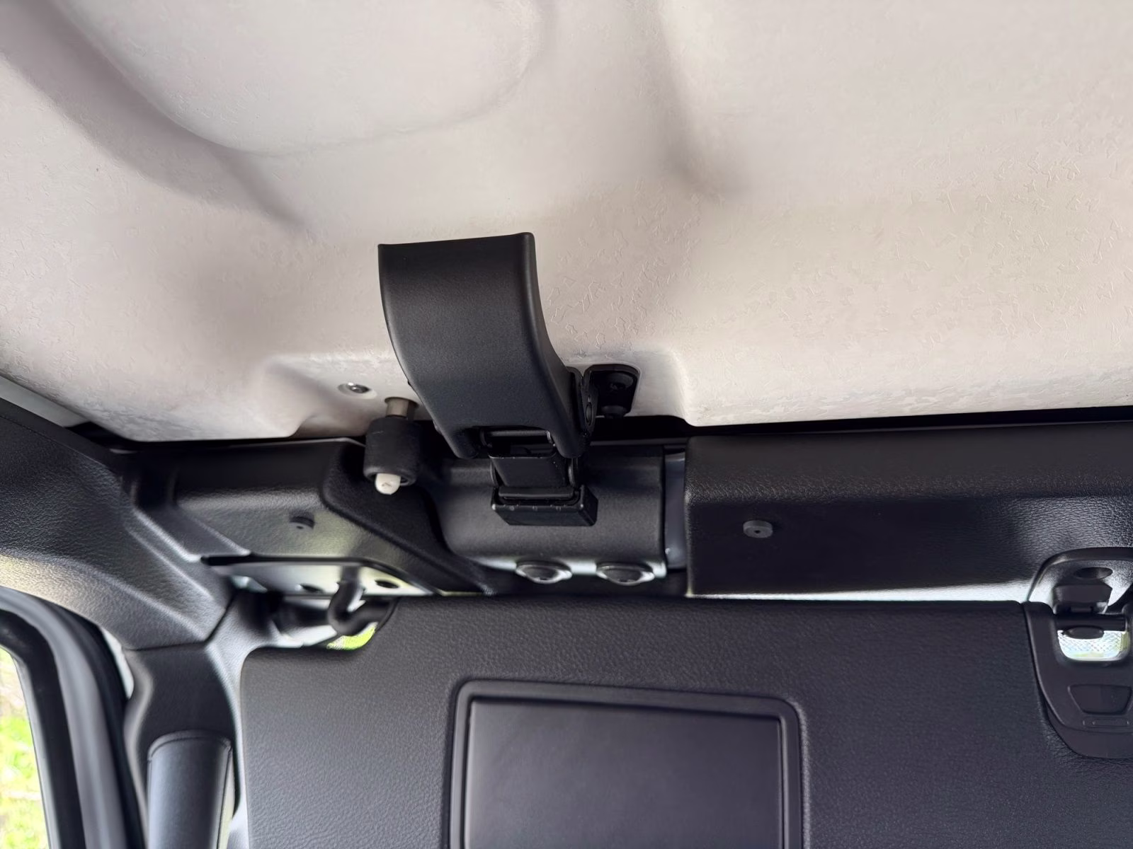 2025 Bright White Clearcoat Jeep Wrangler Willys 4X4 SUV