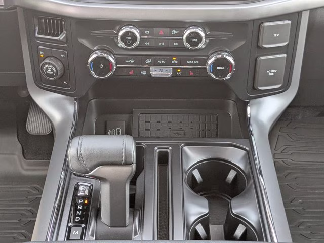 2025 Oxford White Ford F-150 XLT 4X4 Truck
