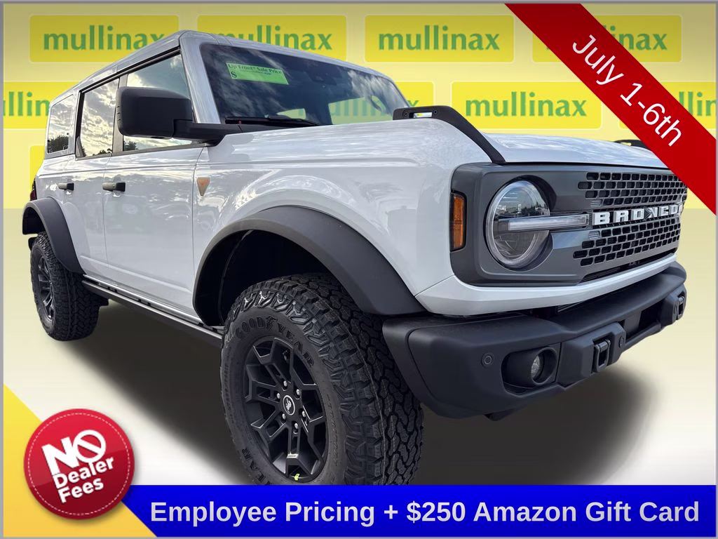 2026 Oxford White Ford Bronco Badlands 4X4 SUV