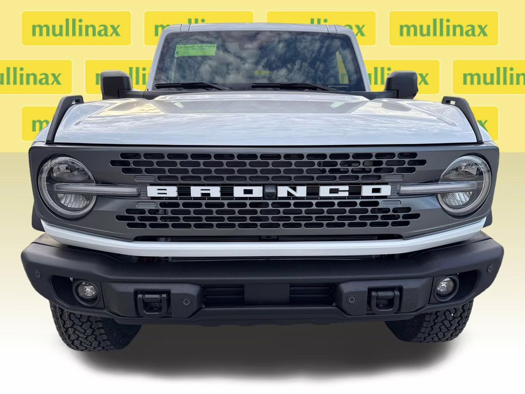 2026 Oxford White Ford Bronco Badlands 4X4 SUV