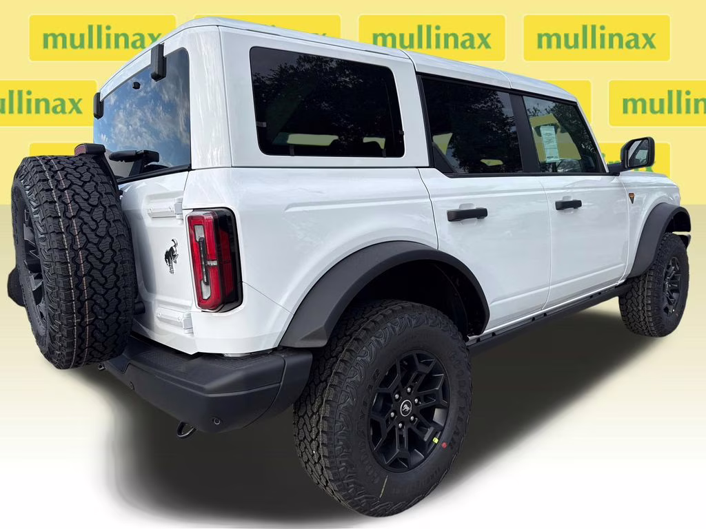 2026 Oxford White Ford Bronco Badlands 4X4 SUV