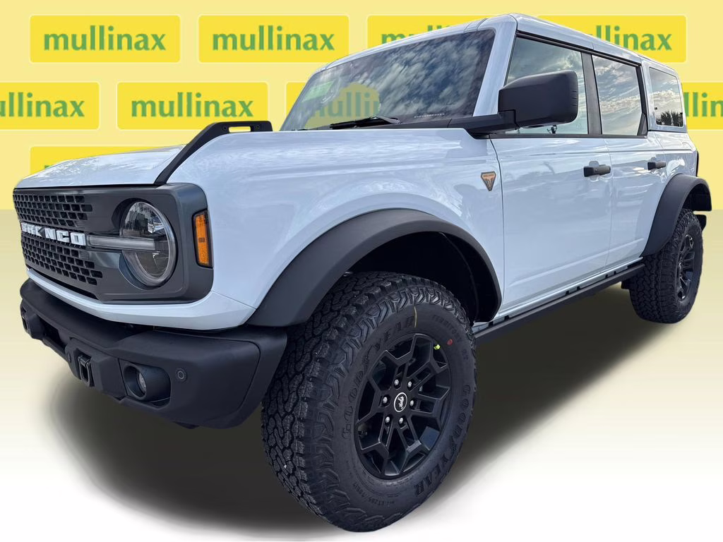 2026 Oxford White Ford Bronco Badlands 4X4 SUV