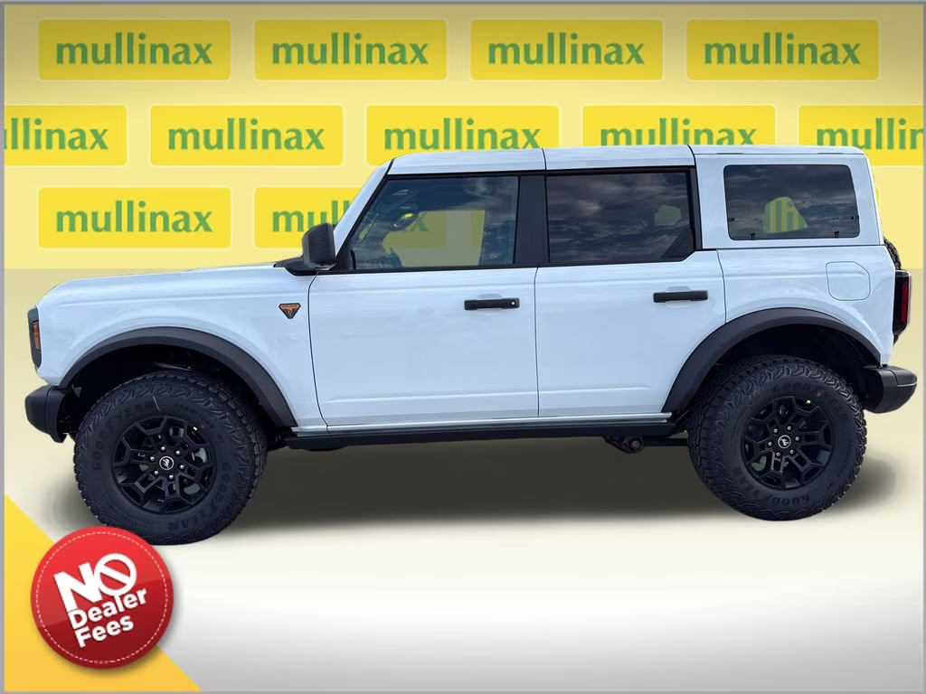 2026 Oxford White Ford Bronco Badlands 4X4 SUV