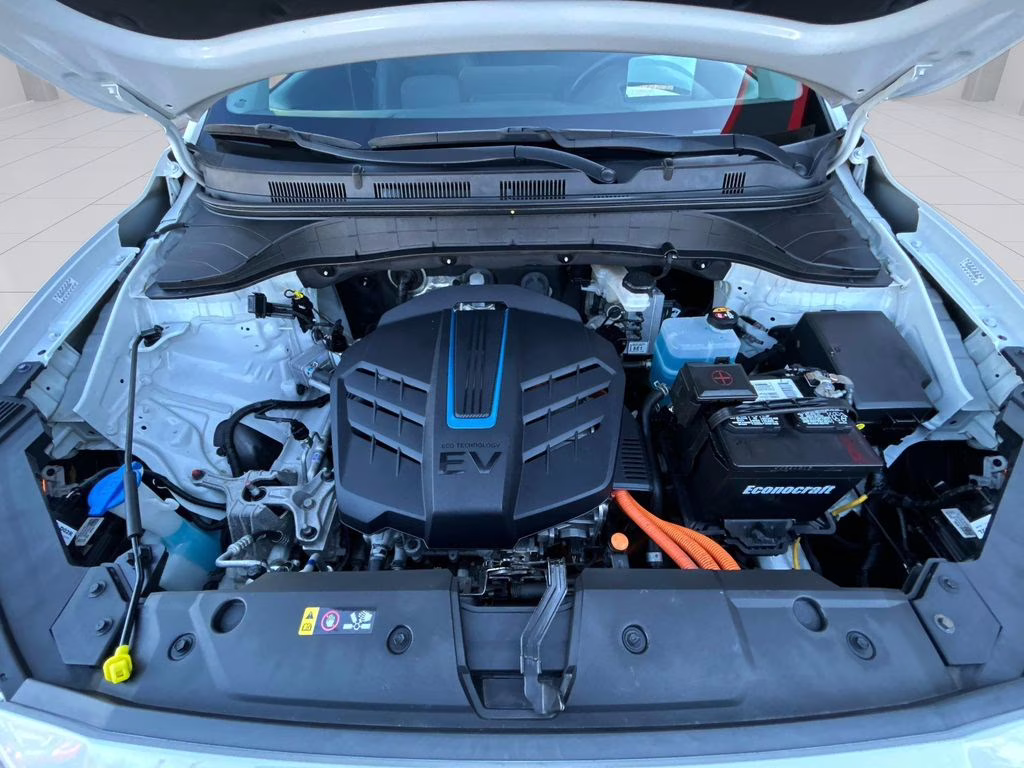 2019 Chalk White/Black Roof Hyundai Kona Electric Ultimate FWD SUV