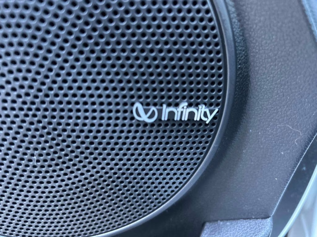 2019 Chalk White/Black Roof Hyundai Kona Electric Ultimate FWD SUV