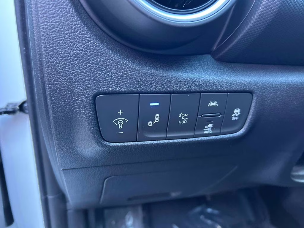 2019 Chalk White/Black Roof Hyundai Kona Electric Ultimate FWD SUV