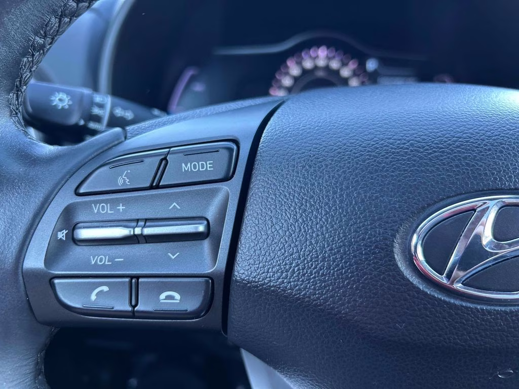 2019 Chalk White/Black Roof Hyundai Kona Electric Ultimate FWD SUV