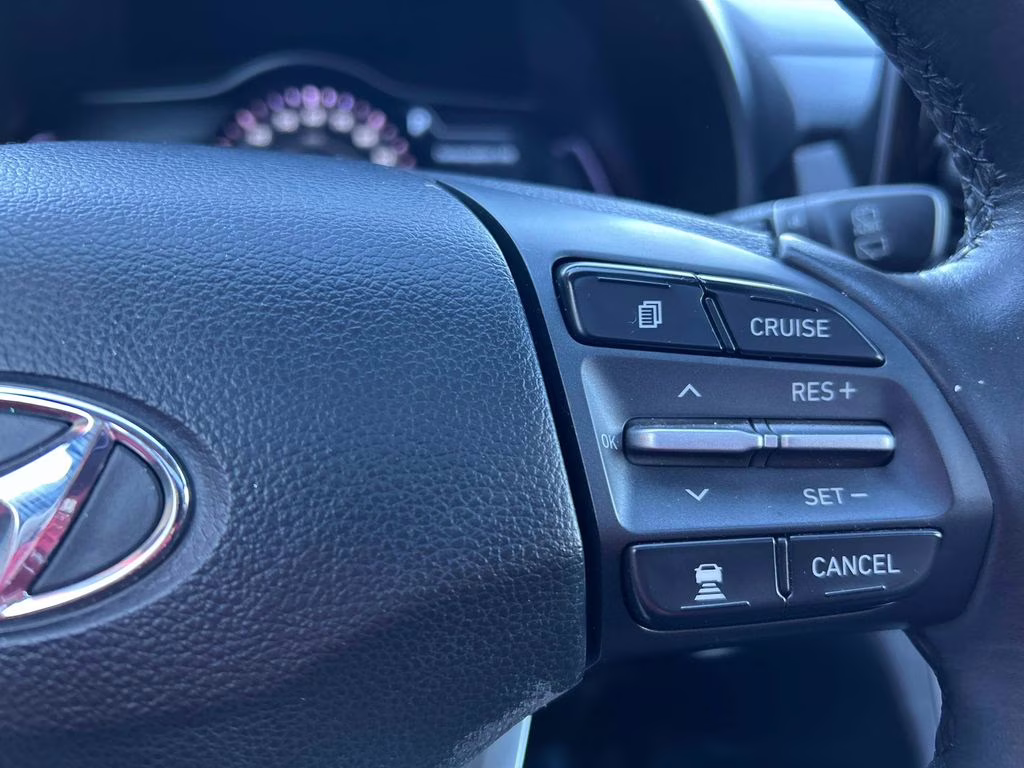 2019 Chalk White/Black Roof Hyundai Kona Electric Ultimate FWD SUV