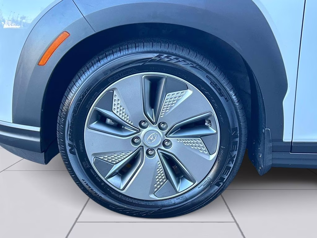 2019 Chalk White/Black Roof Hyundai Kona Electric Ultimate FWD SUV