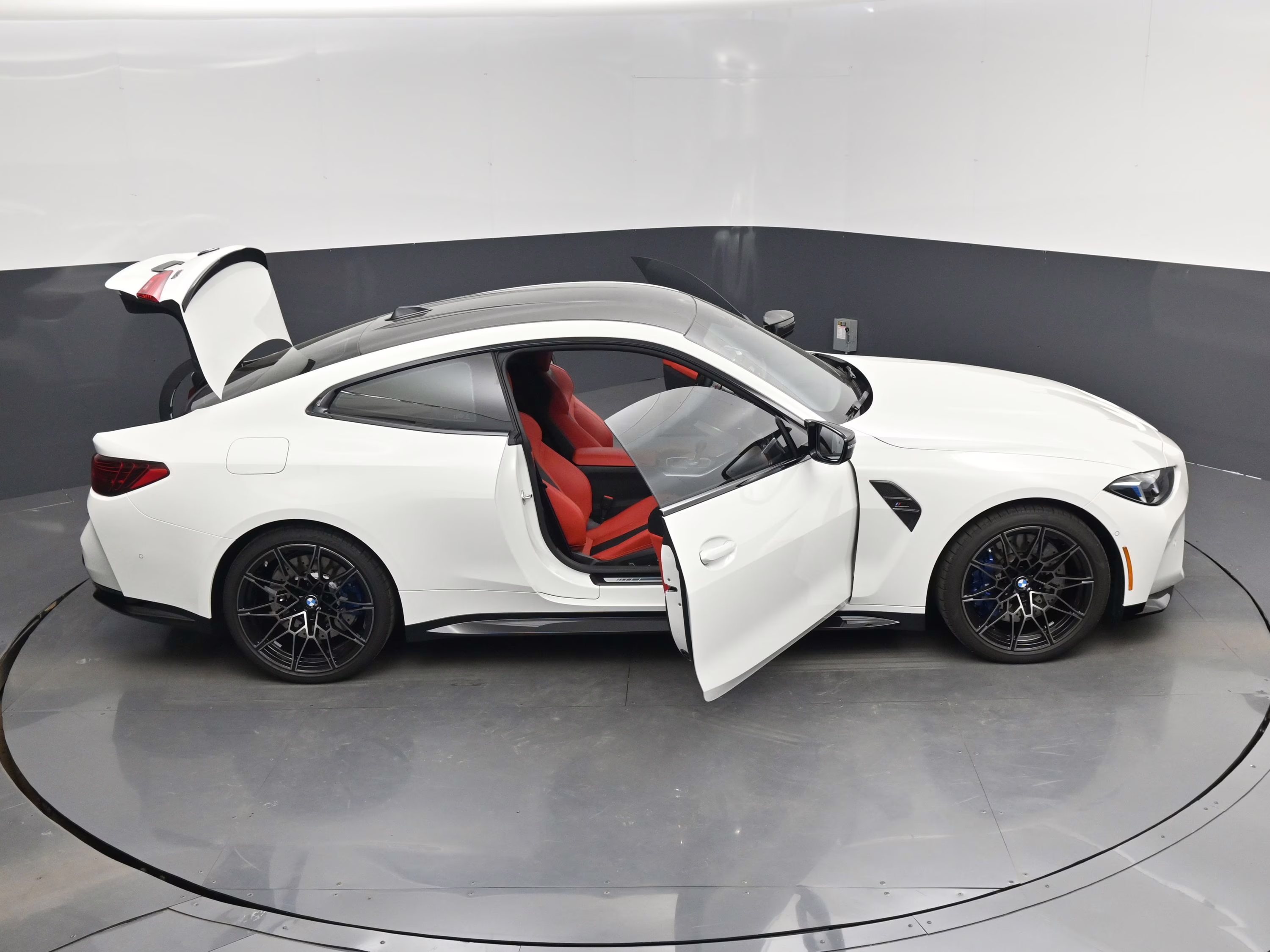 2025 Alpine White BMW M4 Competition AWD Coupe