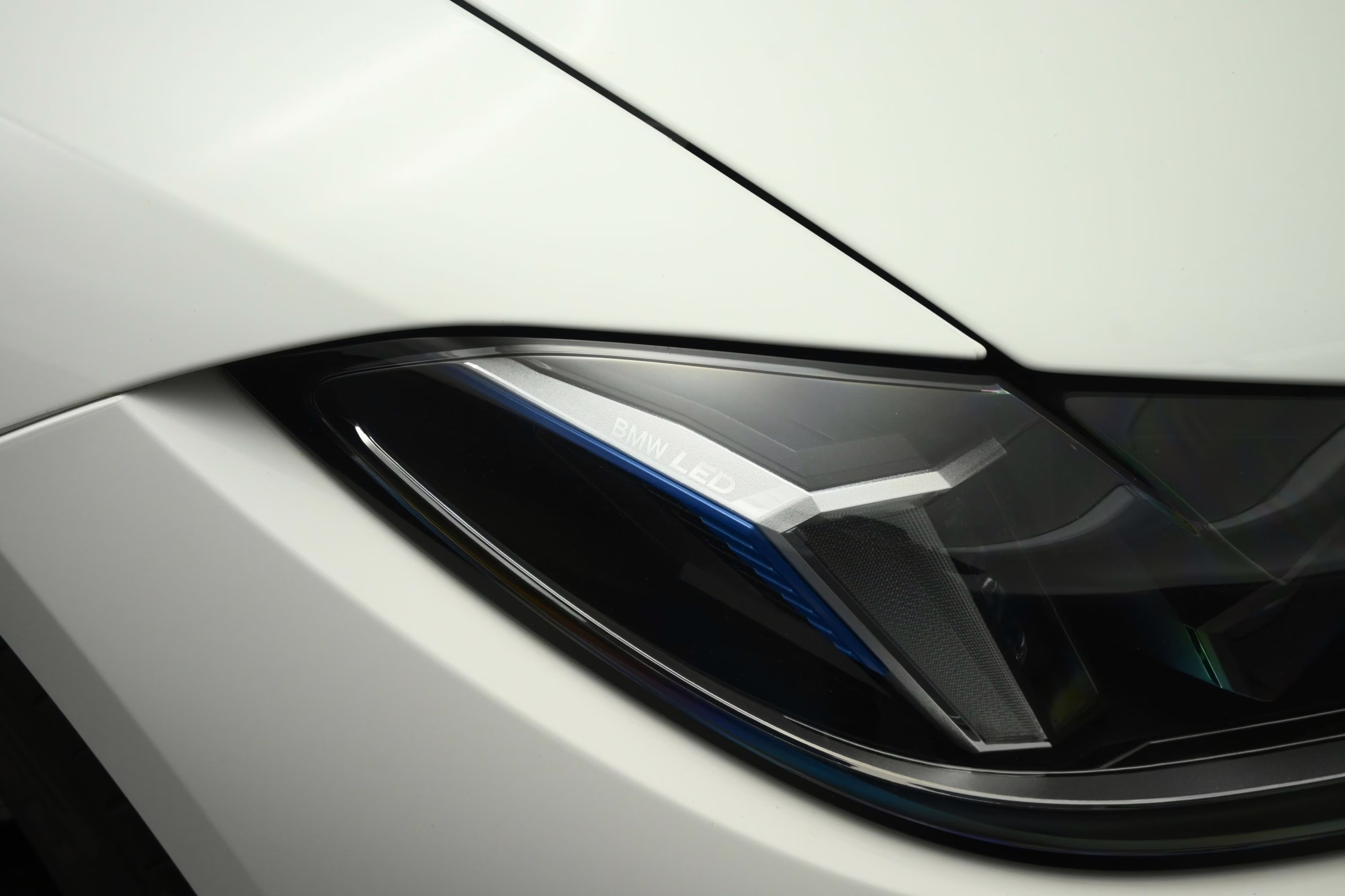 2025 Alpine White BMW M4 Competition AWD Coupe