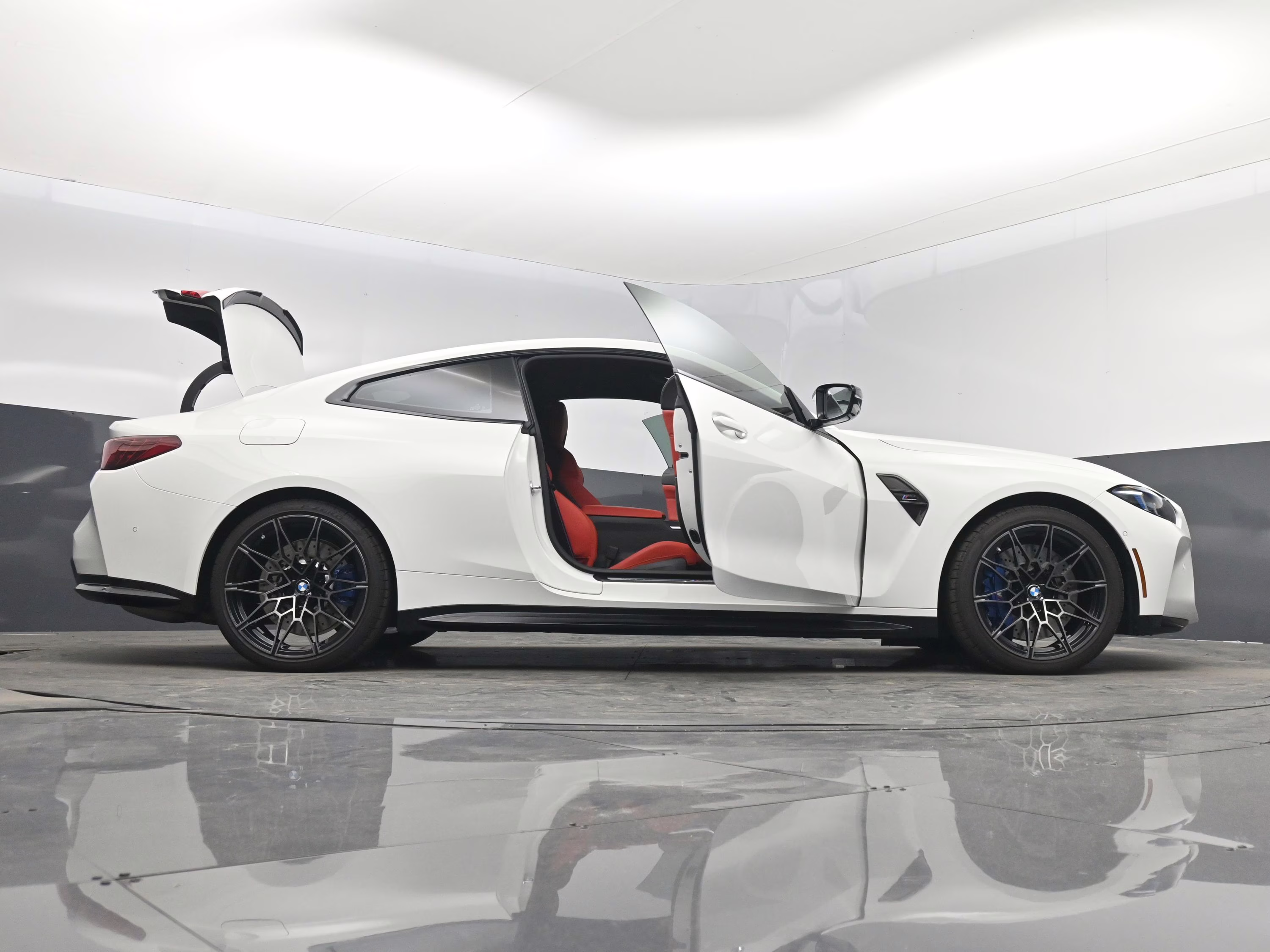 2025 Alpine White BMW M4 Competition AWD Coupe