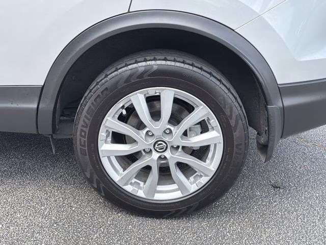2022 Brilliant Silver Metallic Nissan Rogue Sport S FWD SUV