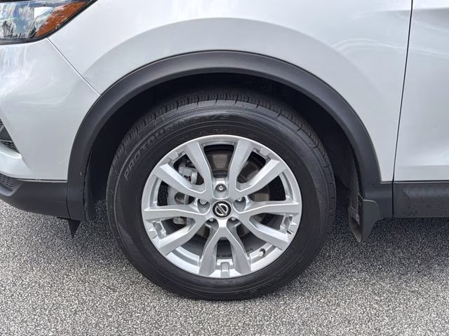 2022 Brilliant Silver Metallic Nissan Rogue Sport S FWD SUV