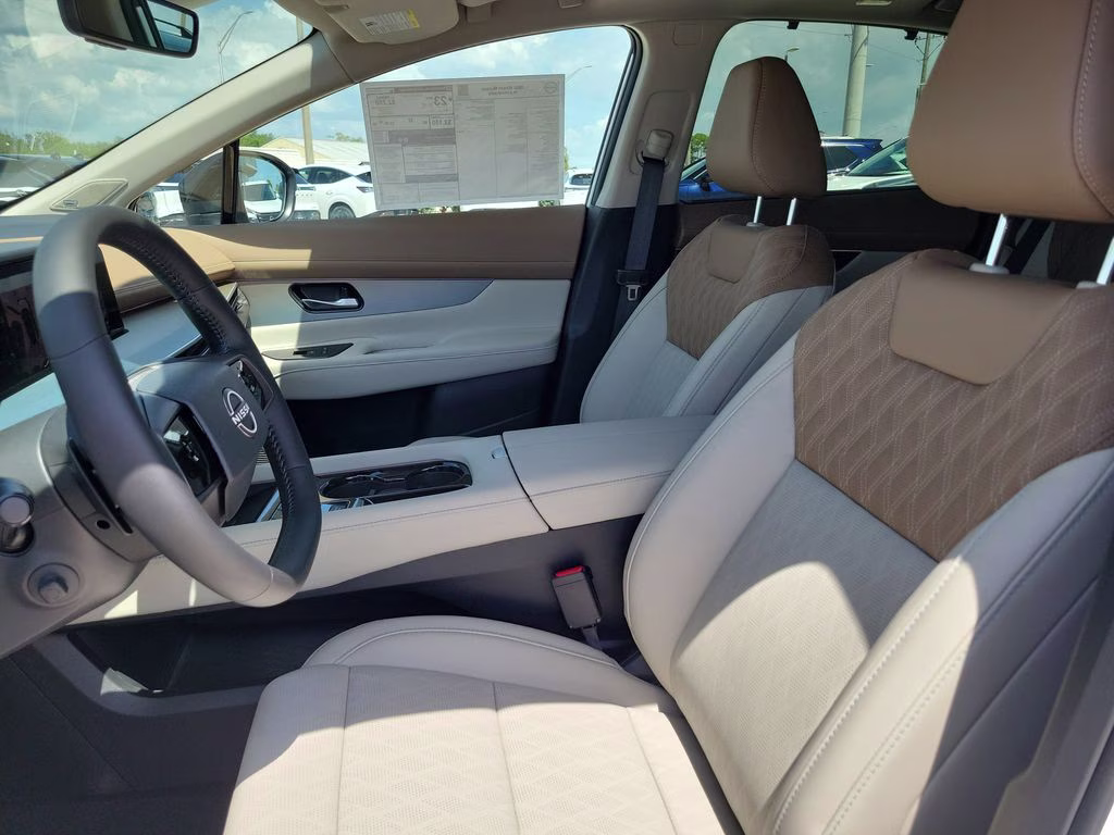 2026 Everest White Pearl Tricoat Nissan Murano Platinum AWD SUV