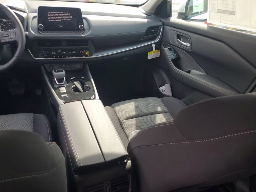 2026 Everest White Pearl Tricoat Nissan Rogue SV FWD SUV