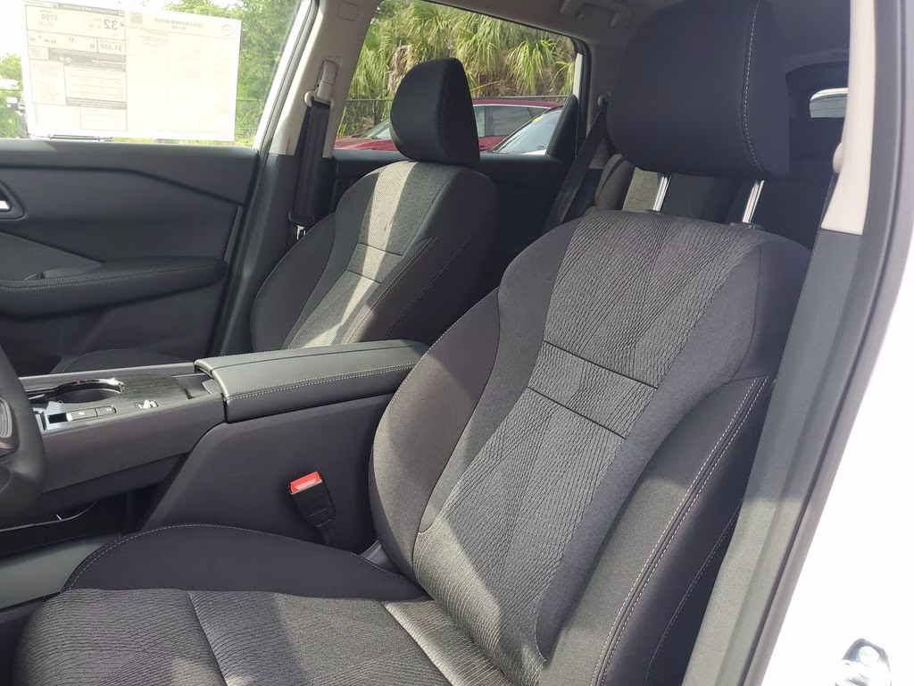2026 Everest White Pearl Tricoat Nissan Rogue SV FWD SUV