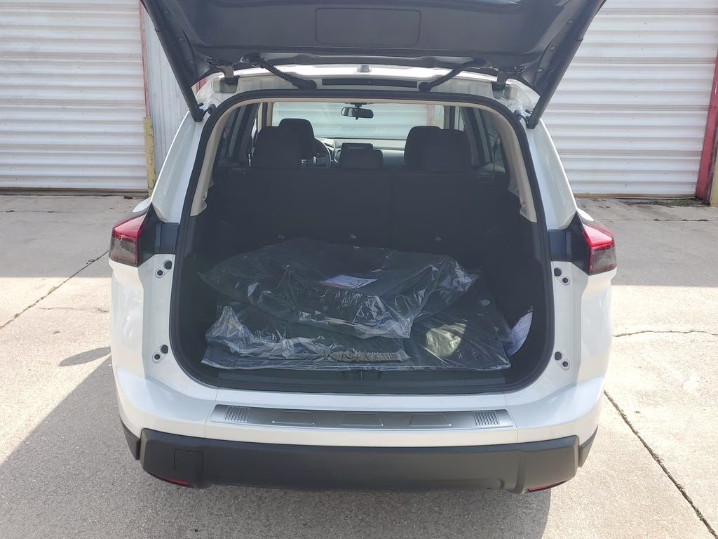 2026 Everest White Pearl Tricoat Nissan Rogue SV FWD SUV