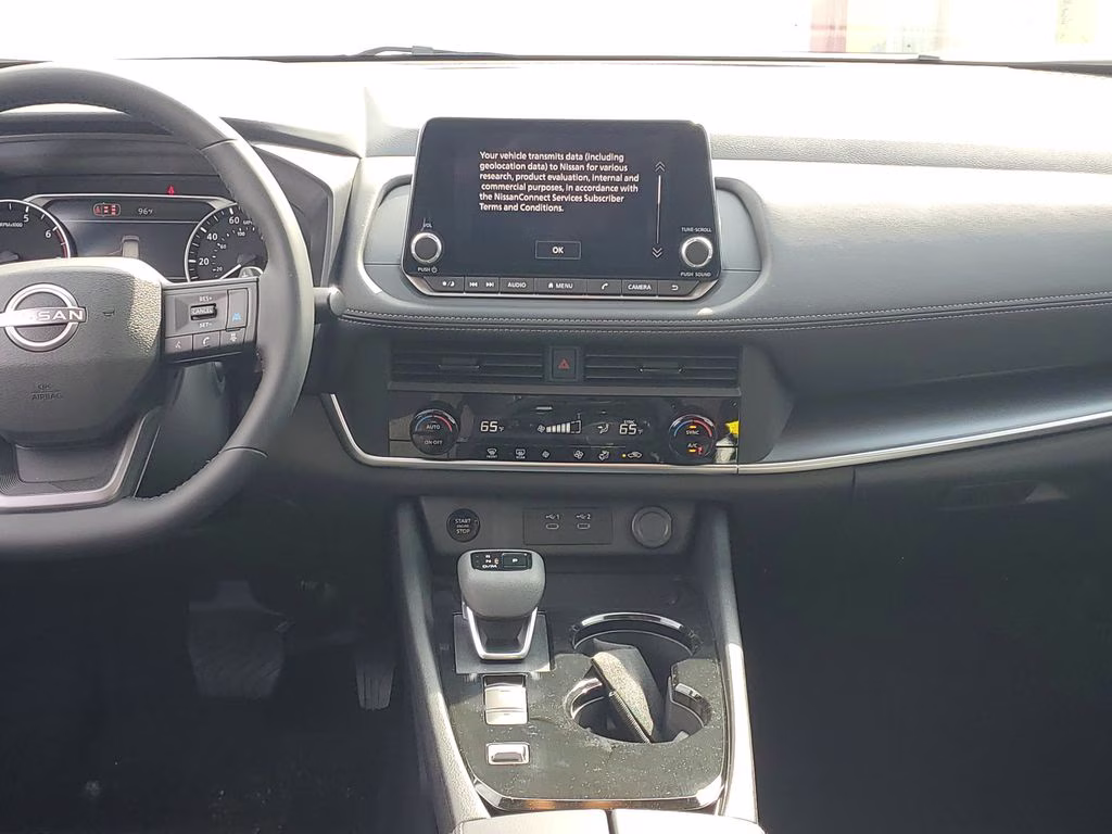2026 Everest White Pearl Tricoat Nissan Rogue SV FWD SUV
