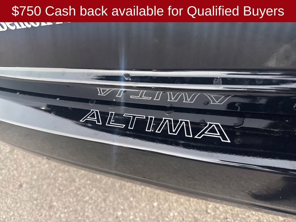 2026 Super Black Clearcoat Nissan Altima 2.5 SV FWD Sedan