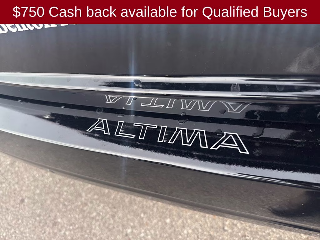 2026 Super Black Clearcoat Nissan Altima 2.5 SV FWD Sedan