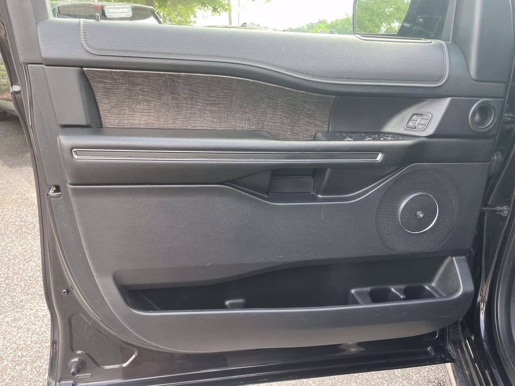 2019 Black Metallic Ford Expedition Limited RWD SUV