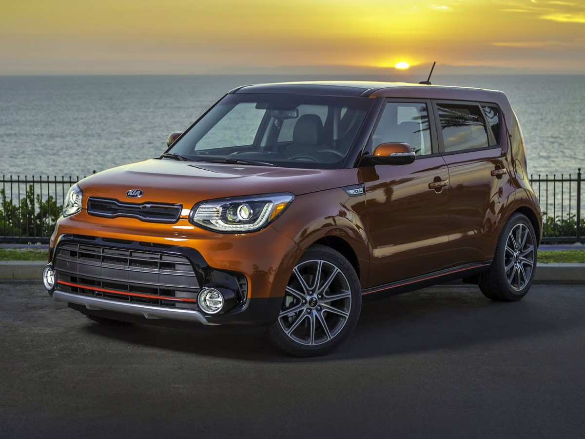 2018 Bright Silver Kia Soul Exclaim FWD Hatchback