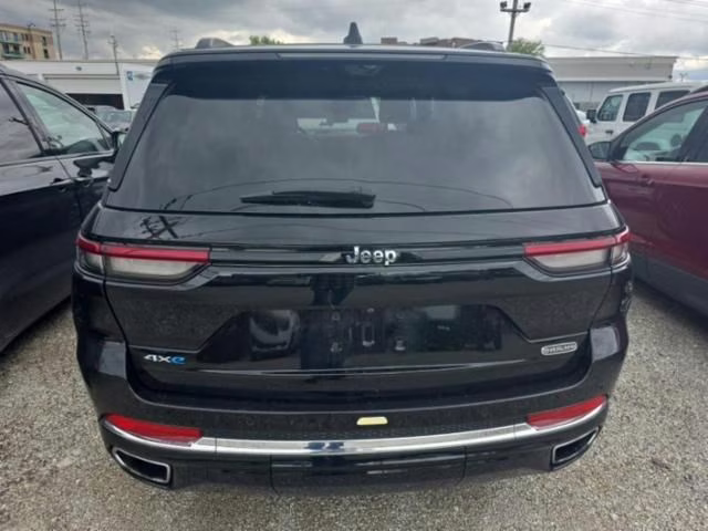 2022 Diamond Black Crystal Pearlcoat Jeep Grand Cherokee Overland 4xe 4X4 SUV