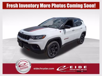 2023 Bright White Clearcoat Jeep Compass Trailhawk SUV