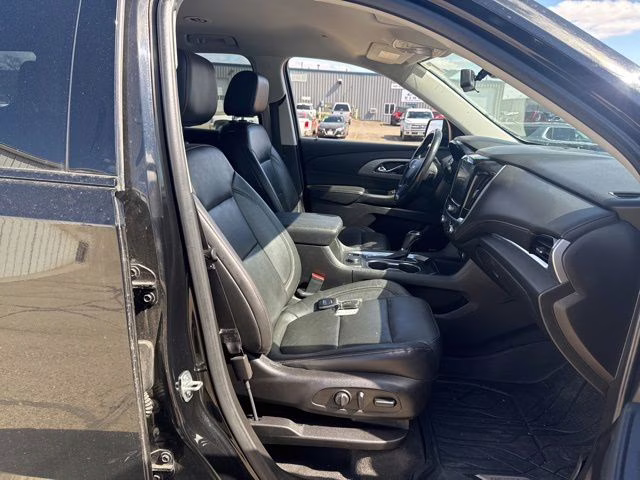 2019 Mosaic Black Metallic Chevrolet Traverse RS AWD SUV