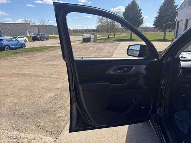 2019 Mosaic Black Metallic Chevrolet Traverse RS AWD SUV