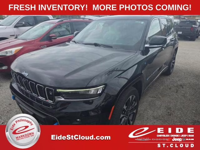 2022 Diamond Black Crystal Pearlcoat Jeep Grand Cherokee Overland 4xe 4X4 SUV