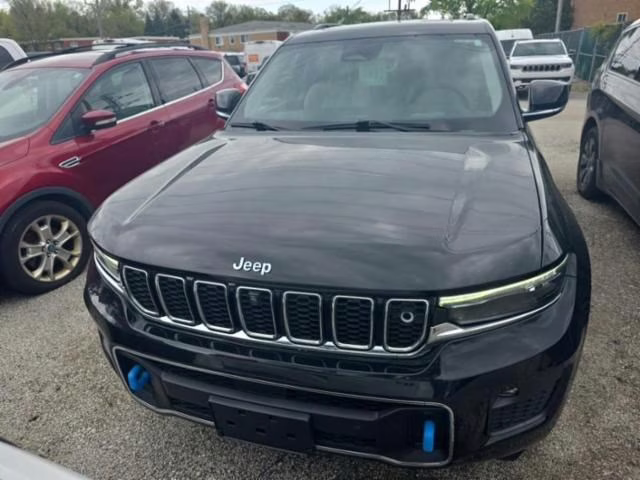 2022 Diamond Black Crystal Pearlcoat Jeep Grand Cherokee Overland 4xe 4X4 SUV