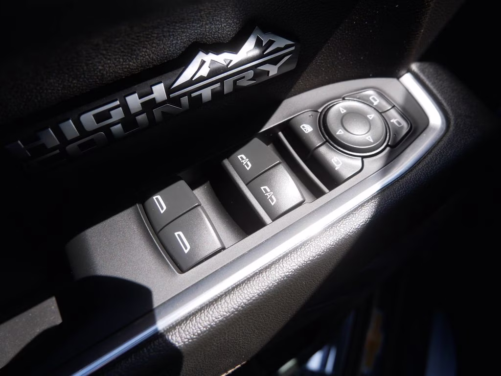 2022 Dark Ash Metallic Chevrolet Silverado 1500 High Country 4X4 Truck