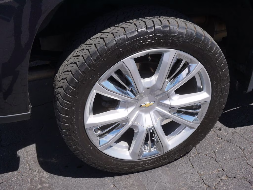 2022 Dark Ash Metallic Chevrolet Silverado 1500 High Country 4X4 Truck
