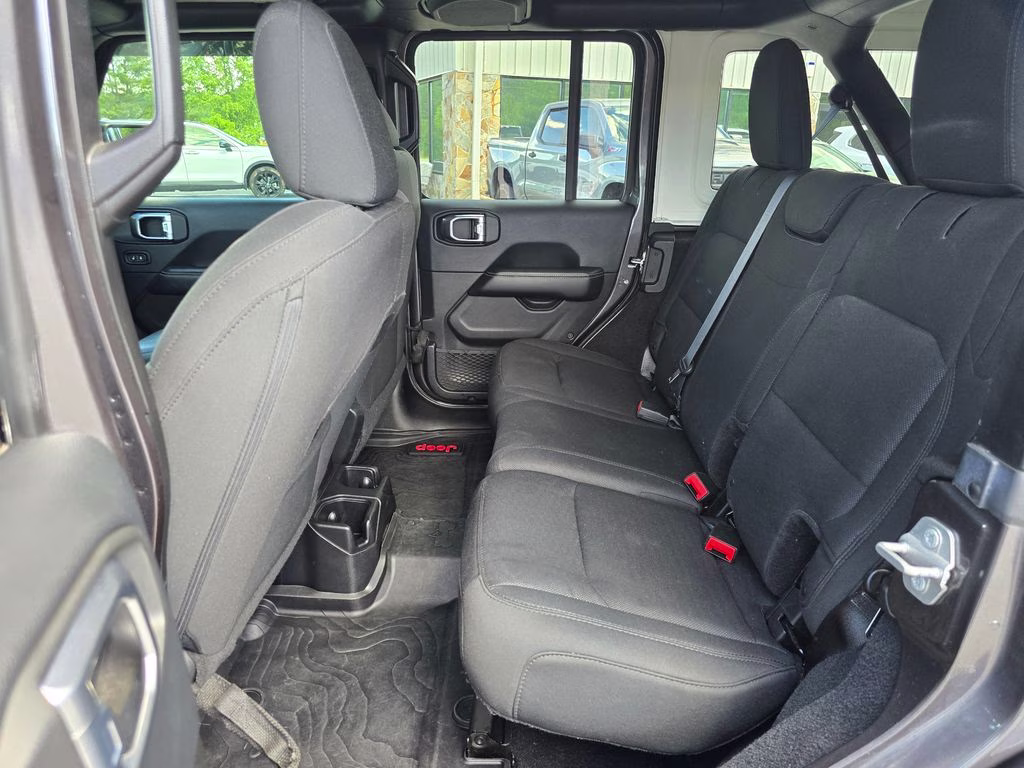 2018 Granite Crystal Metallic Clearcoat Jeep Wrangler Unlimited Sahara 4X4 SUV