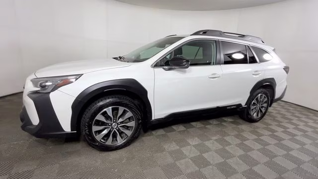2023 Crystal White Pearl Subaru Outback Limited XT AWD SUV