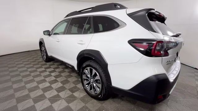 2023 Crystal White Pearl Subaru Outback Limited XT AWD SUV