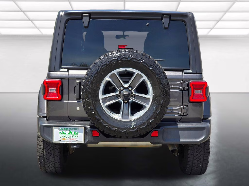 2018 Granite Crystal Metallic Clearcoat Jeep Wrangler Unlimited Sahara 4X4 SUV