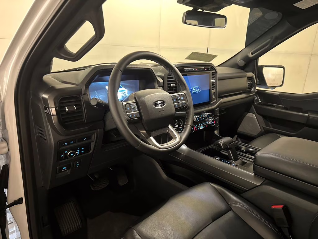 2024 Oxford White Ford F-150 XLT 4X4 Truck