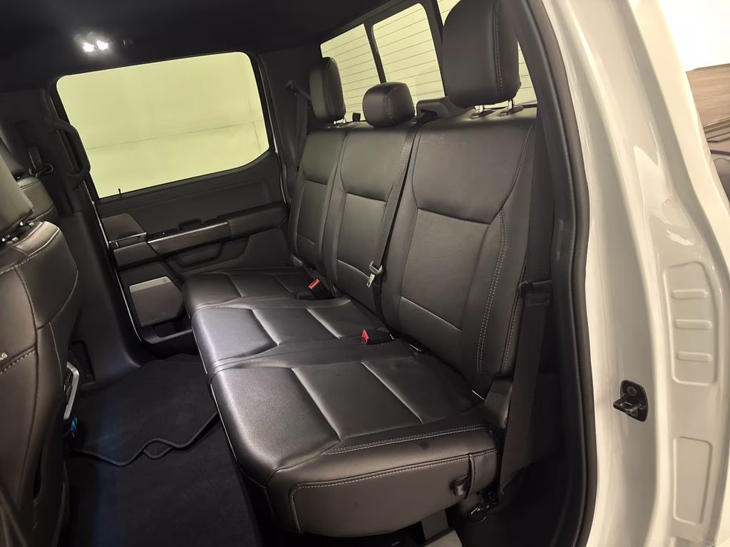2024 Oxford White Ford F-150 XLT 4X4 Truck