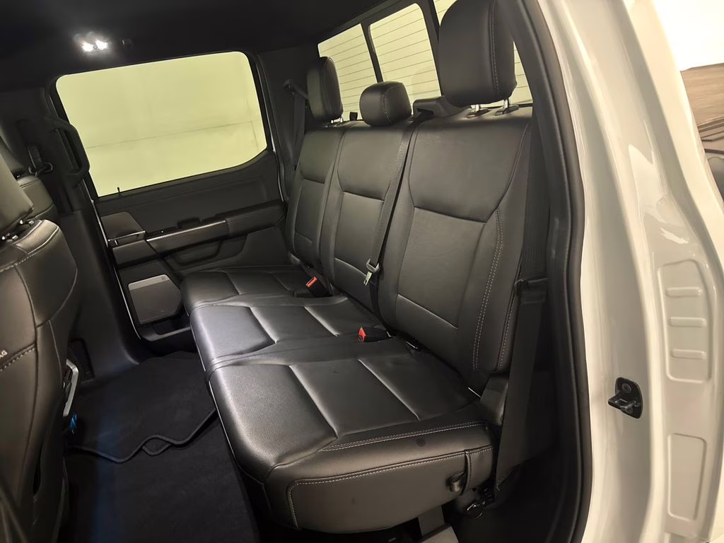 2024 Oxford White Ford F-150 XLT 4X4 Truck