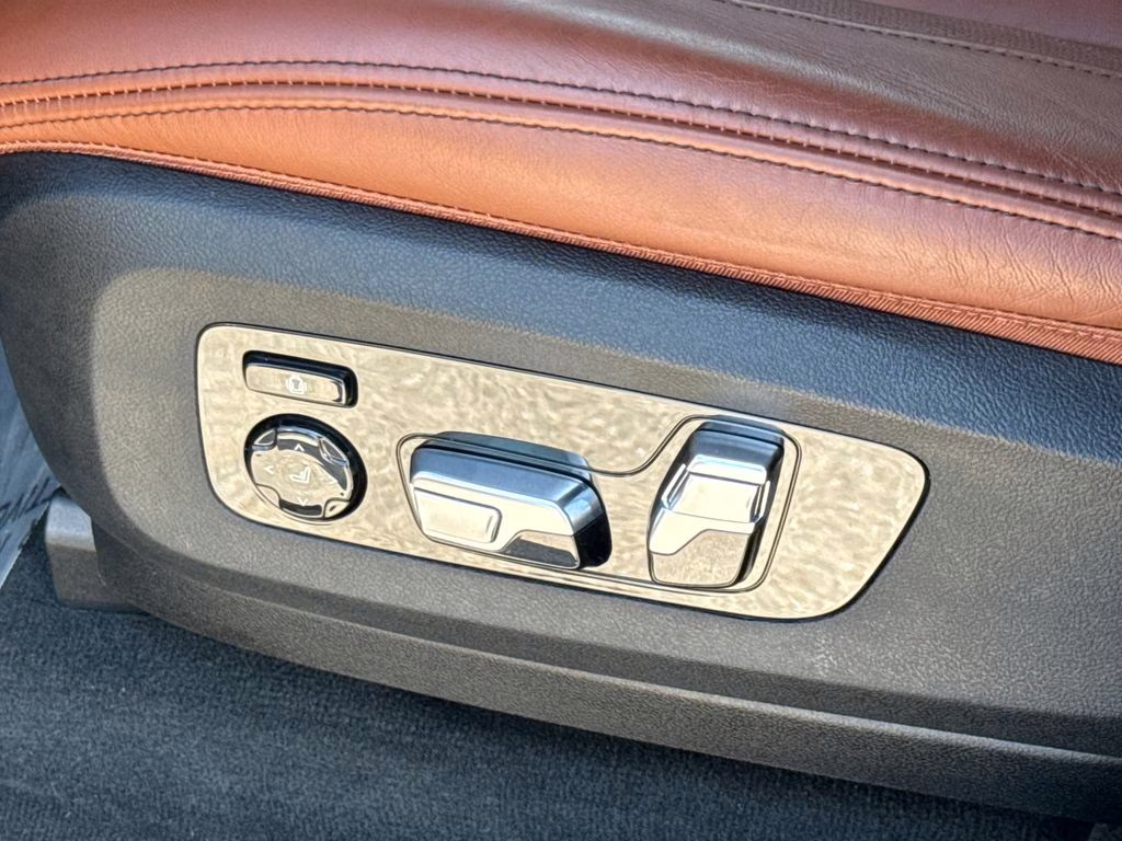 2024 Manhattan Green Metallic BMW X5 M60i AWD SUV