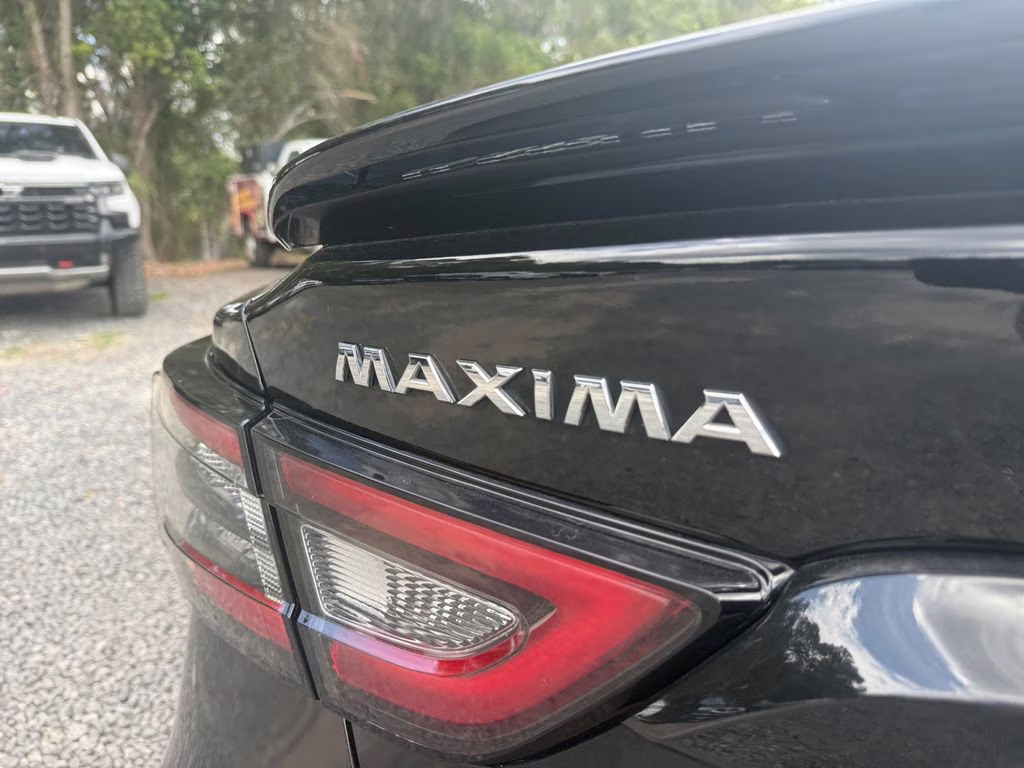 2023 Super Black Nissan Maxima SR FWD Sedan